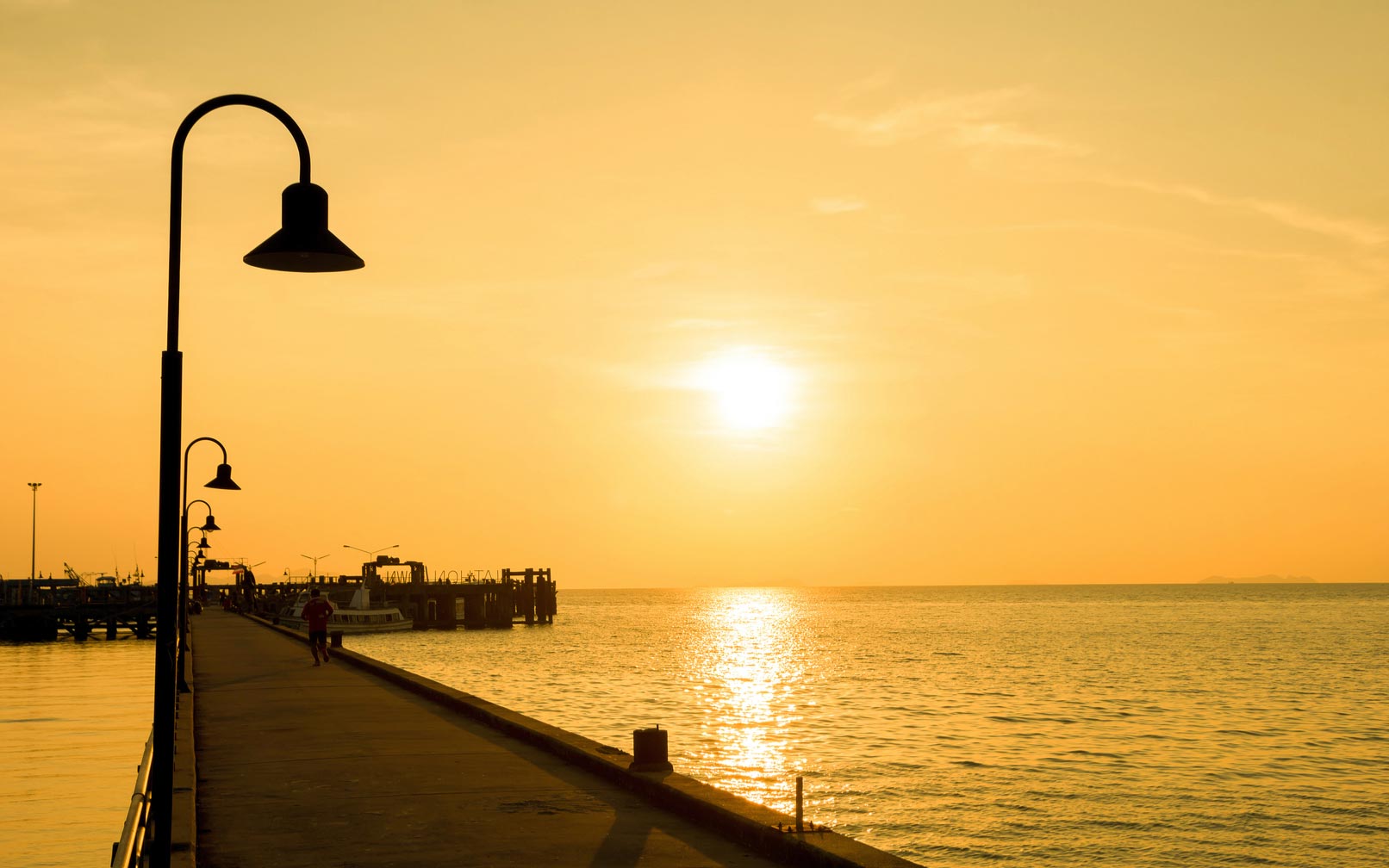 The Best Coastal Lighting Fixtures: What Lighting Fixtures Can Survive Harsh Coastal Climates?