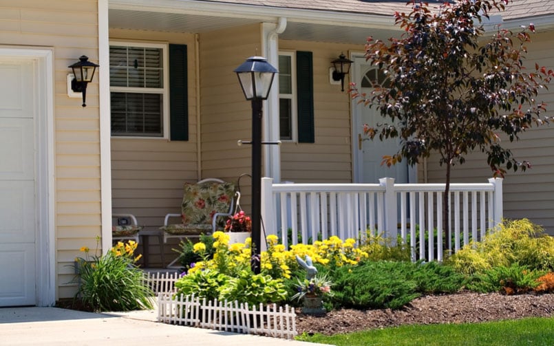 7 Things to Know Before Installing a Driveway Lamppost