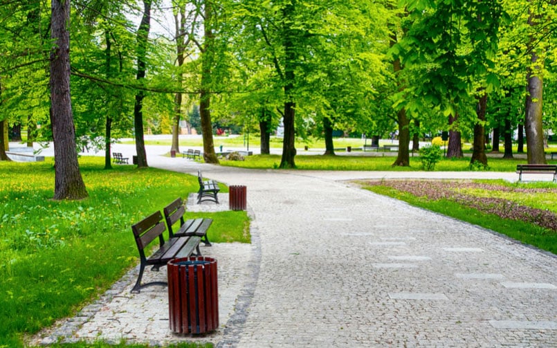 What to Look For When Buying High Quality Park Site Furnishings